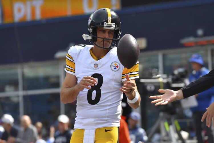 Aaron Rodgers likes Steelers offense, not his helmet